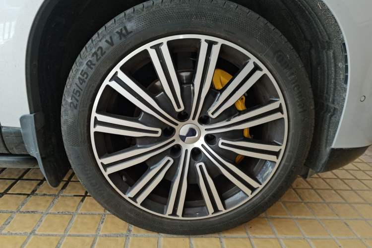 Used Denza N9 2025 Prestige Version Right Front Wheel Hub