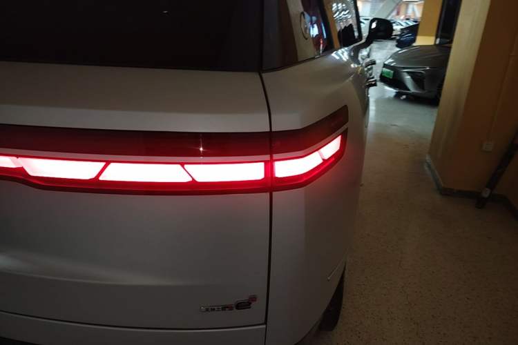 Used Denza N9 2025 Flagship Model Right Rear Taillight