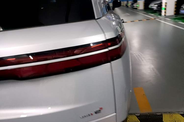 Used Denza N9 2025 Flagship Model Right Rear Taillight