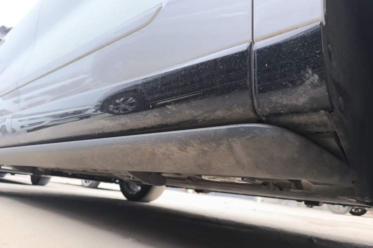 Used Denza N9 2025 Flagship Model Right Side Sill