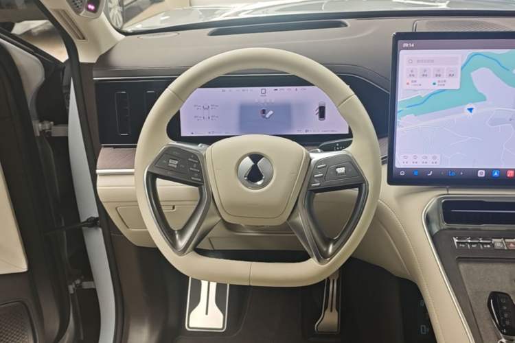 Used Denza N9 2025 Flagship Model Steering Wheel