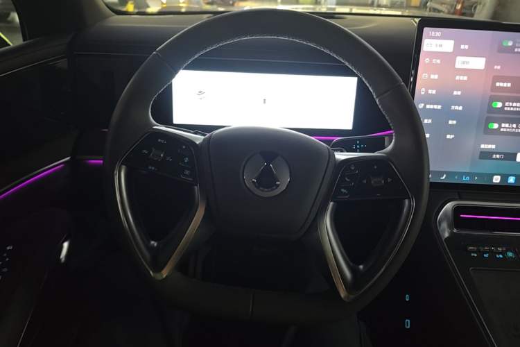 Used Denza N9 2025 Flagship Model Steering Wheel