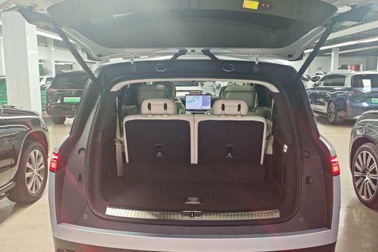 Used Denza N9 2025 Flagship Model Trunk