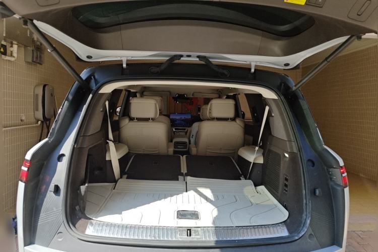 Used Denza N9 2025 Prestige Version Trunk