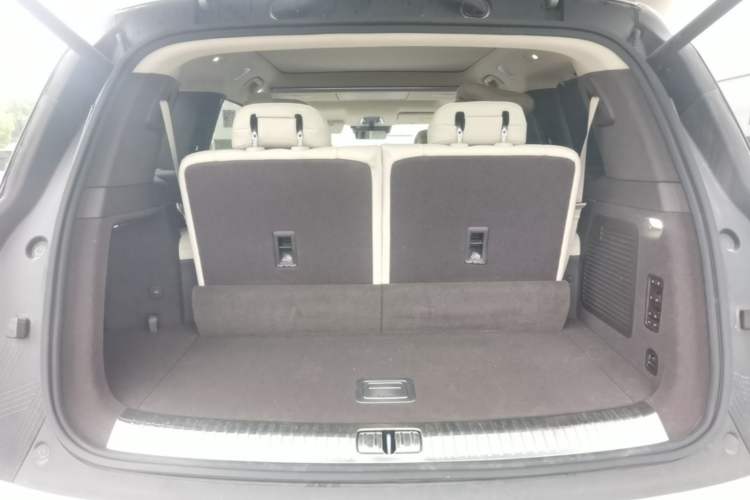 Used Denza N9 2025 Flagship Model Trunk