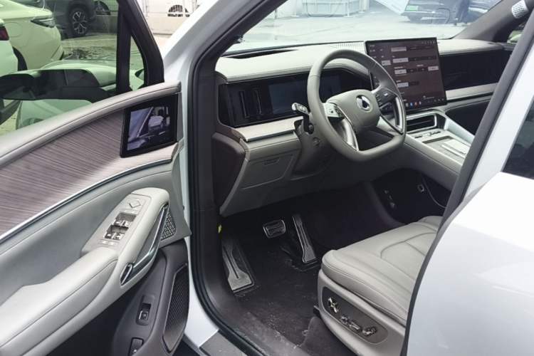 Used Denza N9 2025 Flagship Model Driver Seat