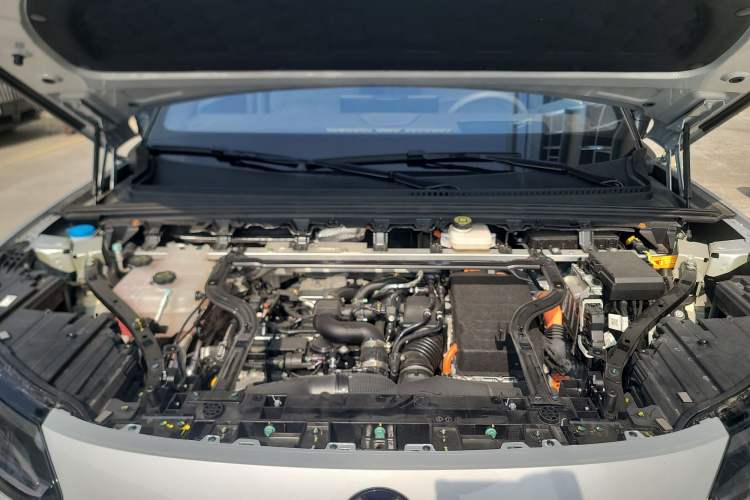 Used Denza N9 2025 Flagship Model Engine Bay