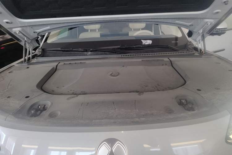 Used Denza N9 2025 Flagship Model Engine Bay