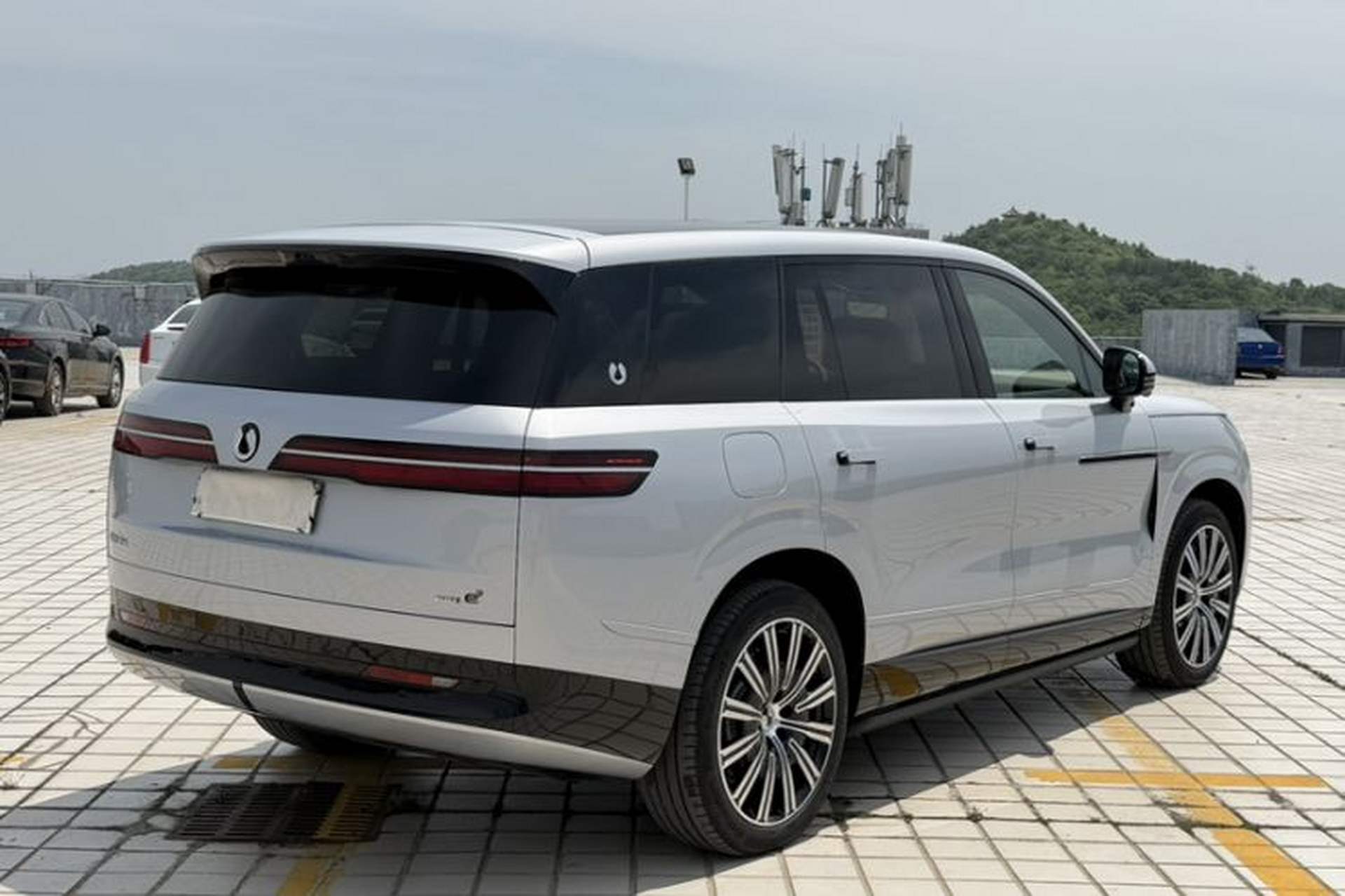 Used Denza N9 2025 Prestige Version Exterior 4