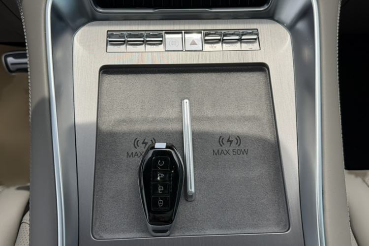 Used Denza N9 2025 Prestige Version Interior 1