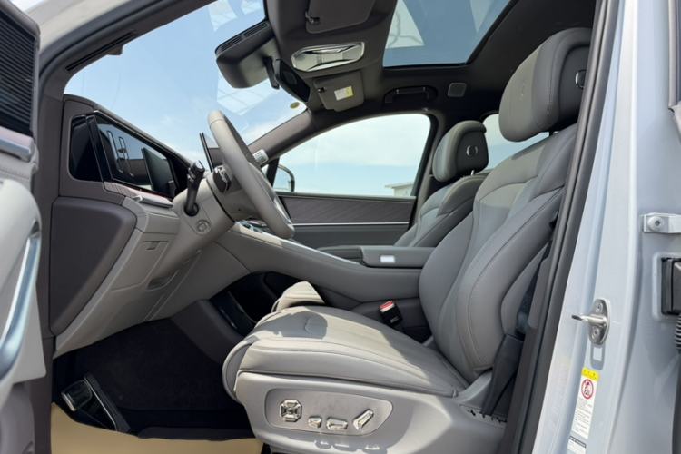 Used Denza N9 2025 Prestige Version Interior 2