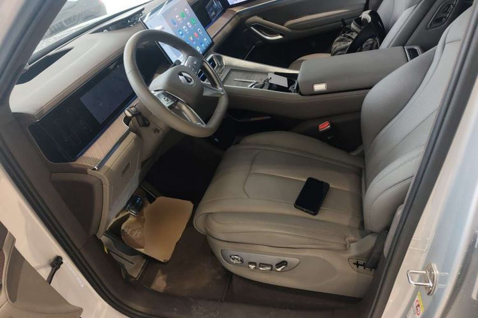 Used Denza N9 2025 Flagship Model Left Front Seat