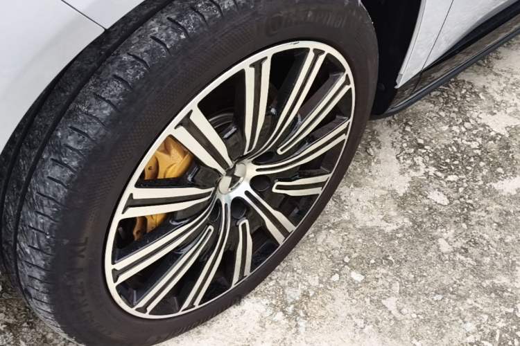 Used Denza N9 2025 Flagship Model Left Front Wheel Hub