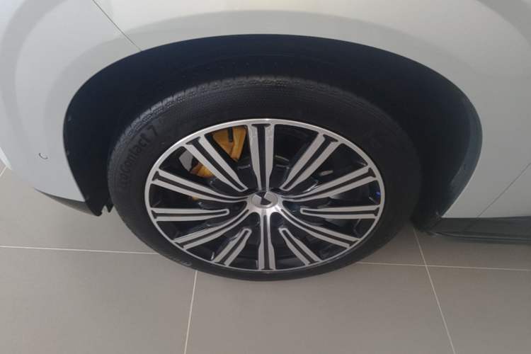 Used Denza N9 2025 Flagship Model Left Front Wheel Hub