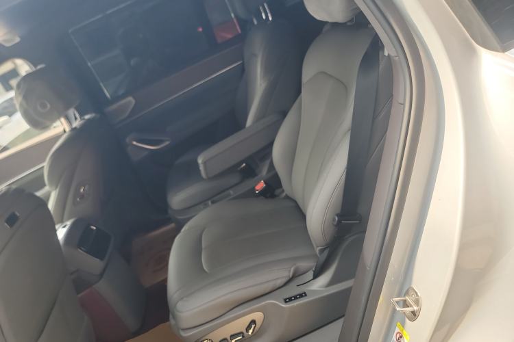 Used Denza N9 2025 Flagship Model Left Rear Seat