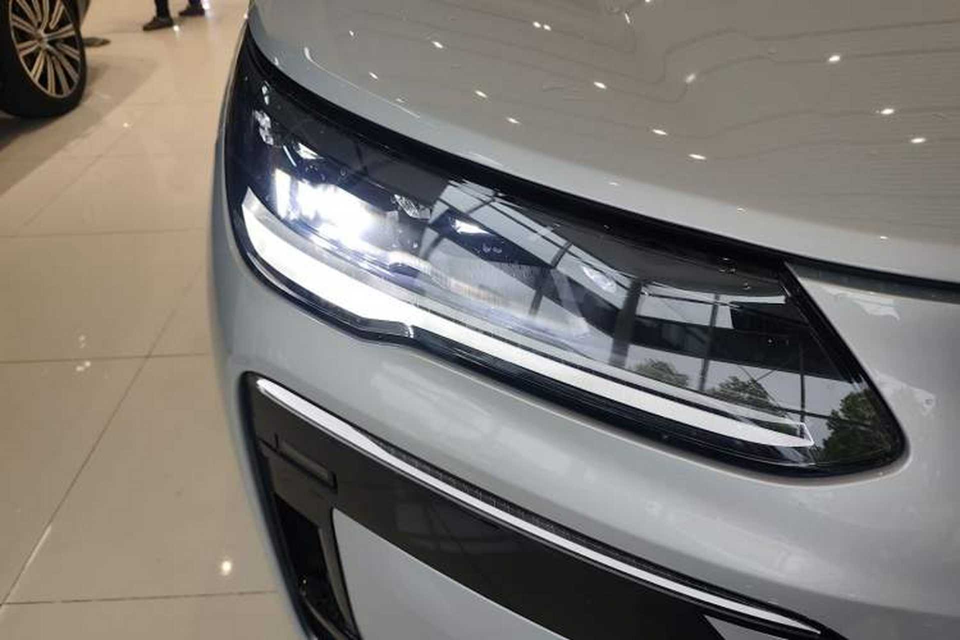 Used Denza N9 2025 Flagship Model Right Front Headlight