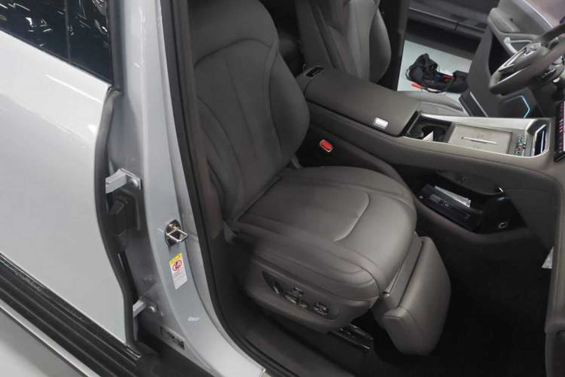 Used Denza N9 2025 Flagship Model Right Front Seat