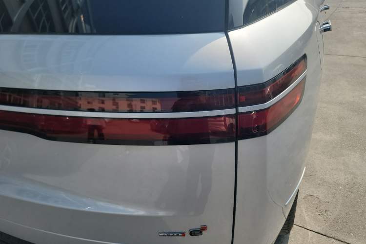 Used Denza N9 2025 Flagship Model Right Rear Taillight