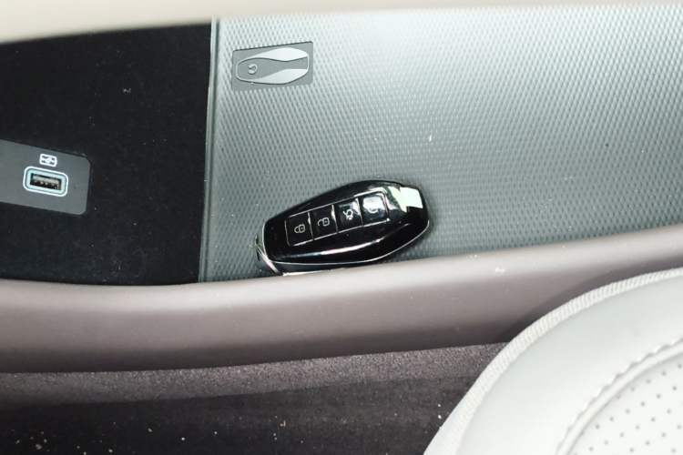 Used Denza N9 2025 Flagship Model Vehicle Key