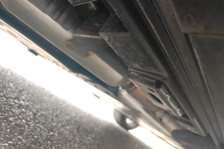 Used Denza N9 2026 Model Zunyue Model Chassis Rear Right