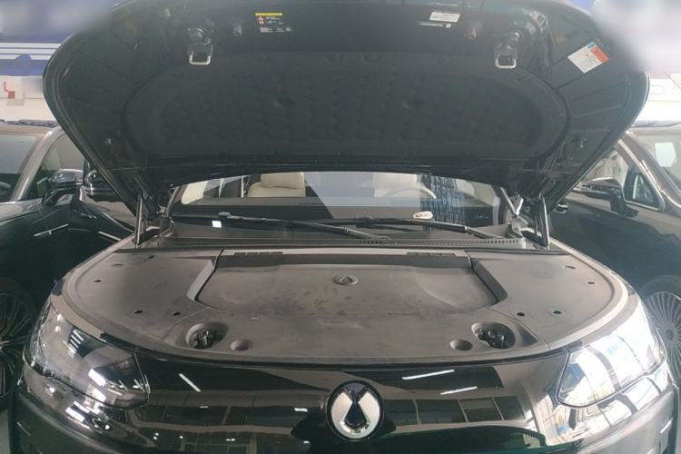 Used Denza N9 2026 Model Zunyue Model Engine Bay