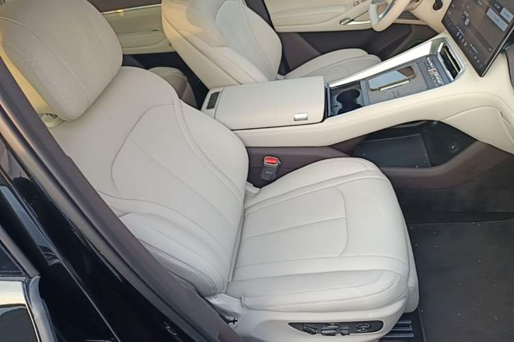 Used Denza N9 2026 Model Flagship Edition Right Front Seat