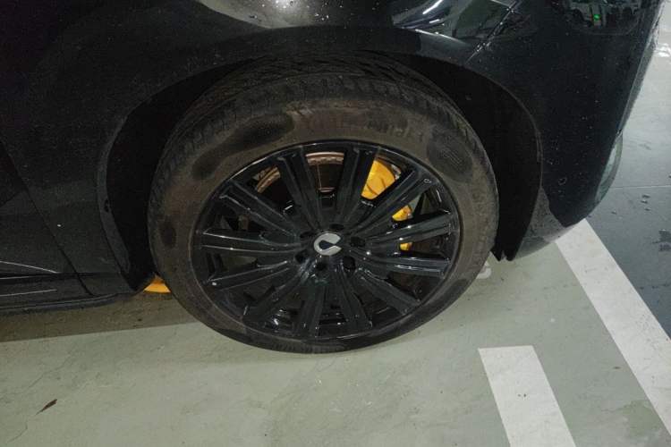 Used Denza N9 2026 Model Flagship Edition Right Front Wheel Hub