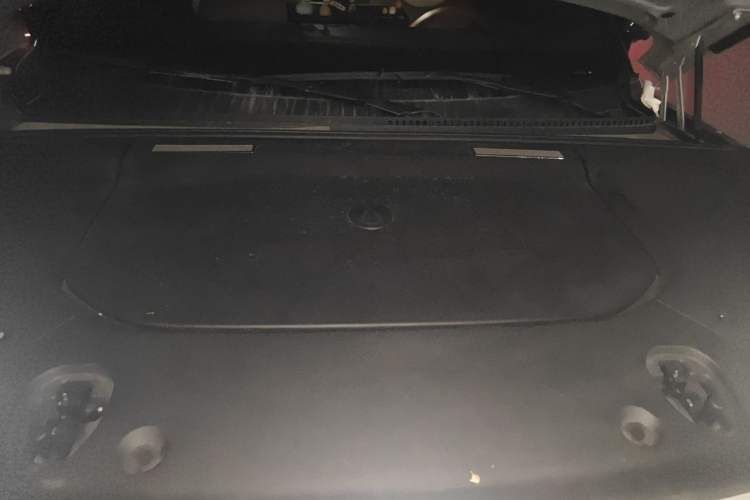 Used Denza N9 2026 Model Zunyue Model Engine Bay