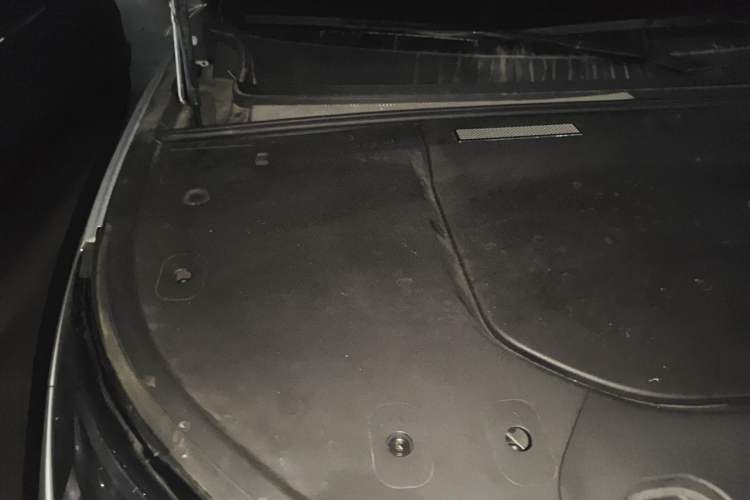 Used Denza N9 2026 Model Zunyue Model Engine Bay Right