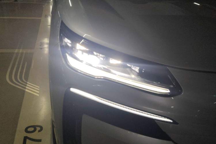 Used Denza N9 2026 Model Flagship Edition Right Front Headlight
