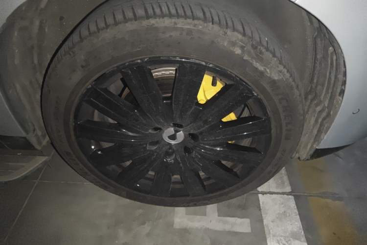 Used Denza N9 2026 Model Zunyue Model Right Front Wheel Hub