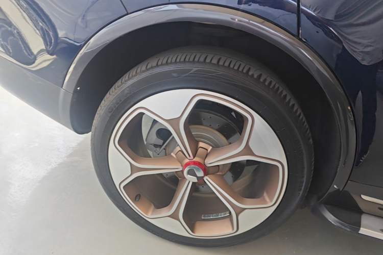Used Denza X 2020 PHEV Flagship Edition Right Rear Wheel Hub
