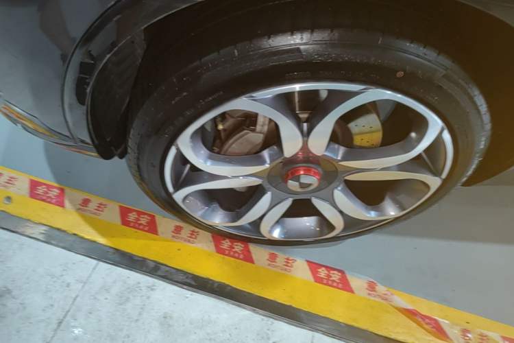 Used Denza X 2020 PHEV Sport Edition Left Front Wheel Hub