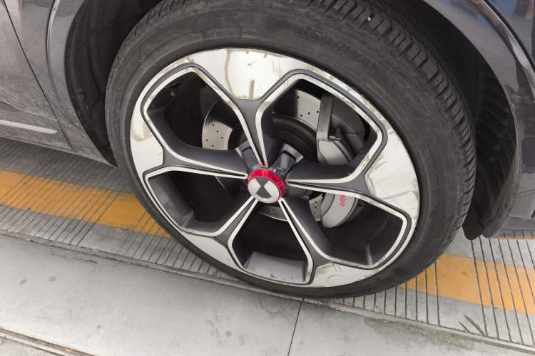 Used Denza X 2020 PHEV Flagship Edition Right Front Wheel Hub