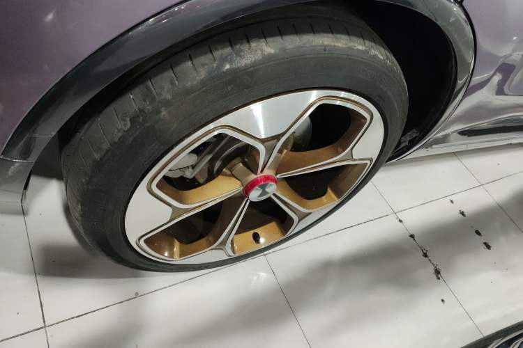 Used Denza X 2020 PHEV Flagship Edition Right Rear Wheel Hub