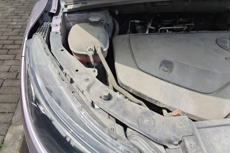 Used Denza X 2020 All-Electric Flagship Model Engine Bay Right