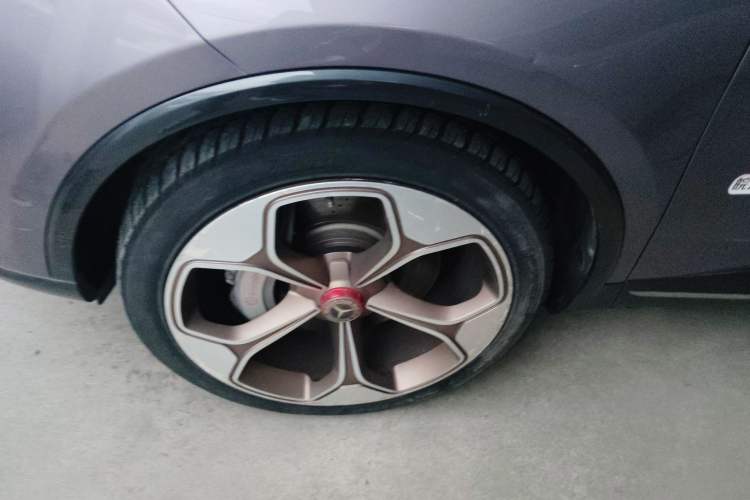 Used Denza X 2020 All-Electric Flagship Model Left Front Wheel Hub