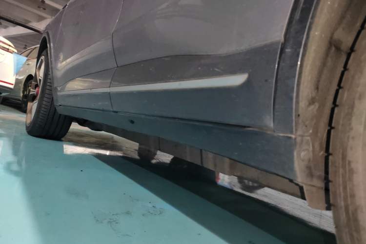 Used Denza X 2020 All-Electric Flagship Model Left Side Sill