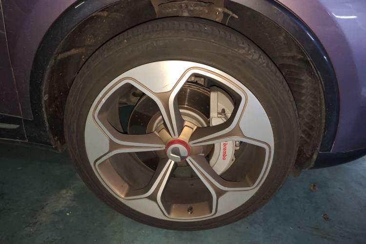 Used Denza X 2020 PHEV Flagship Edition Right Front Wheel Hub