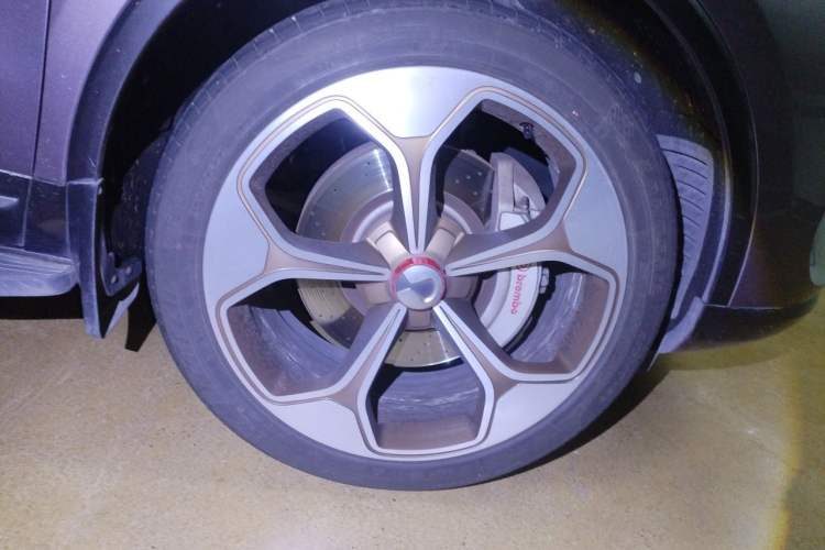 Used Denza X 2020 PHEV Flagship Edition Right Front Wheel Hub