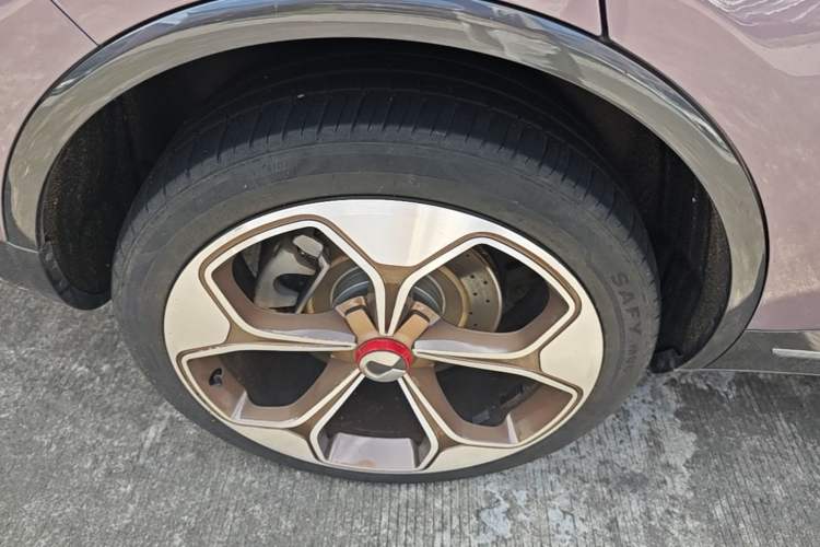 Used Denza X 2020 PHEV Flagship Edition Right Rear Wheel Hub