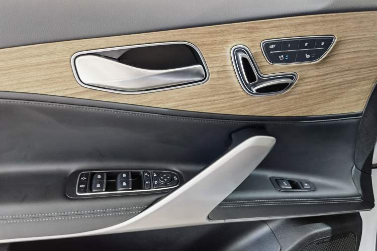 Used Denza X 2020 PHEV Flagship Edition Interior 8