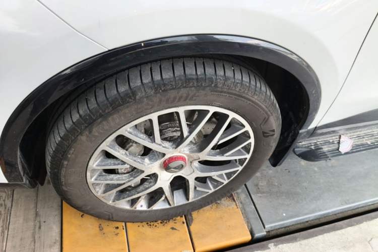 Used Denza X 2020 PHEV Classic Edition Left Front Wheel Hub