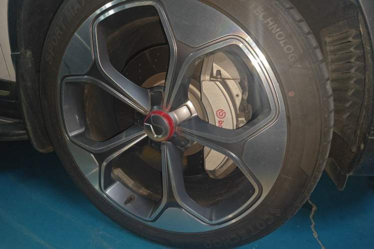 Used Denza X 2020 PHEV Flagship Edition Right Front Wheel Hub