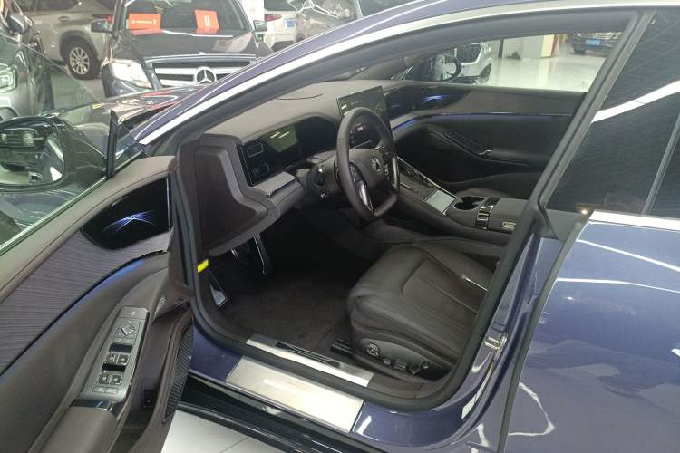 Used Denza Z9 2024 1100 km Four-Wheel Drive Max Version Driver Seat