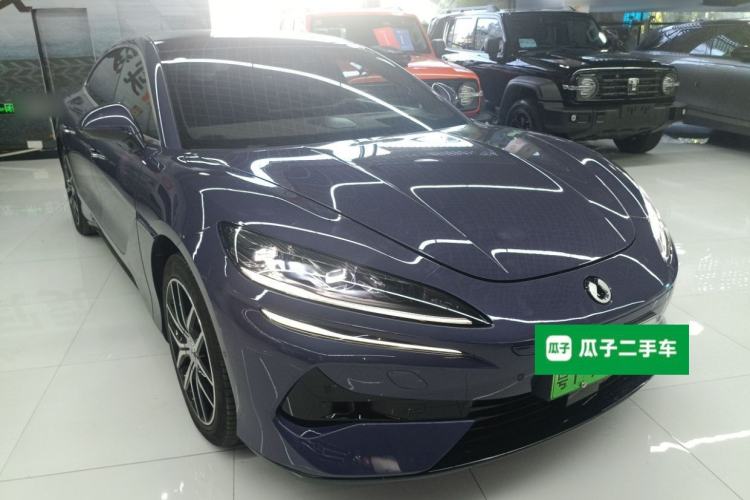 Used Denza Z9 2024 1100 km Four-Wheel Drive Max Version Front Right 45 Deg