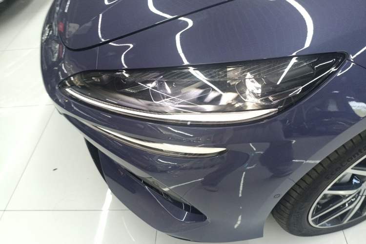 Used Denza Z9 2024 1100 km Four-Wheel Drive Max Version Left Front Headlight