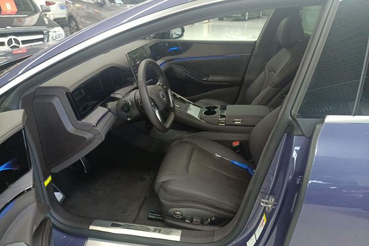 Used Denza Z9 2024 1100 km Four-Wheel Drive Max Version Left Front Seat