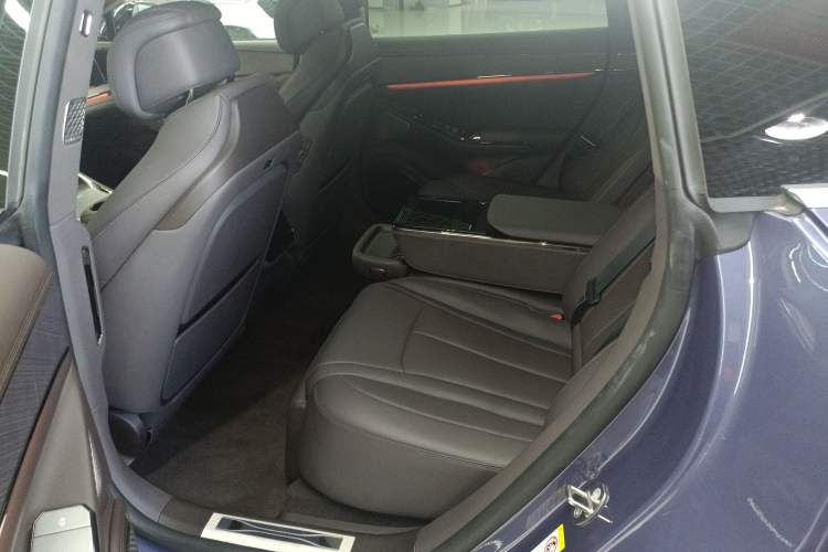 Used Denza Z9 2024 1100 km Four-Wheel Drive Max Version Left Rear Seat
