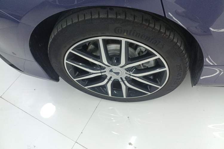 Used Denza Z9 2024 1100 km Four-Wheel Drive Max Version Right Rear Wheel Hub